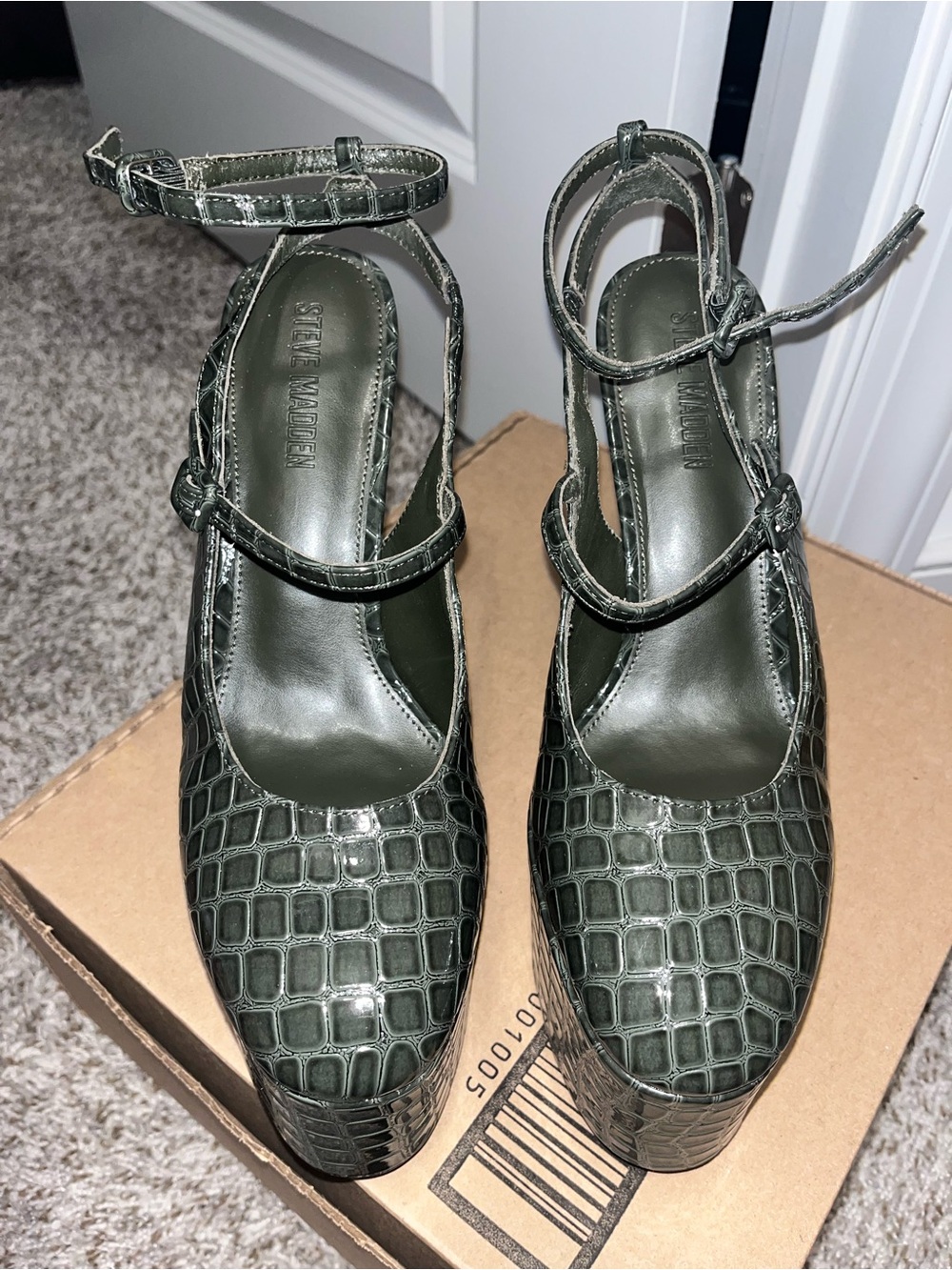 Steve Madden Women's Croc-Embossed Platform Slingback Heels in Olive Green - Picture 3 of 6